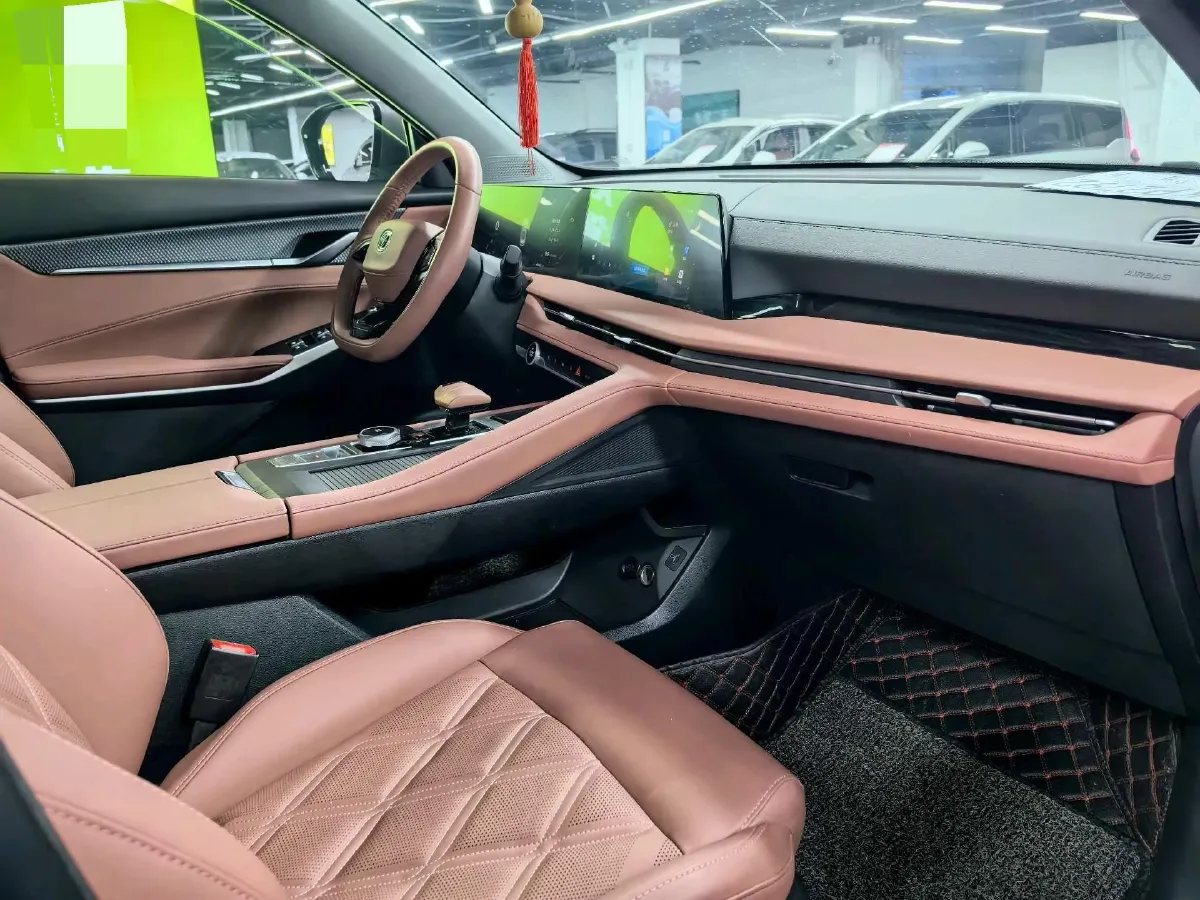 2023 ChangAn CS75 Plus 1.5T 188HP L4 8AT,autocango,china used car exporter,china ev exporter,chinese used car exporter,chinese used ev exporter