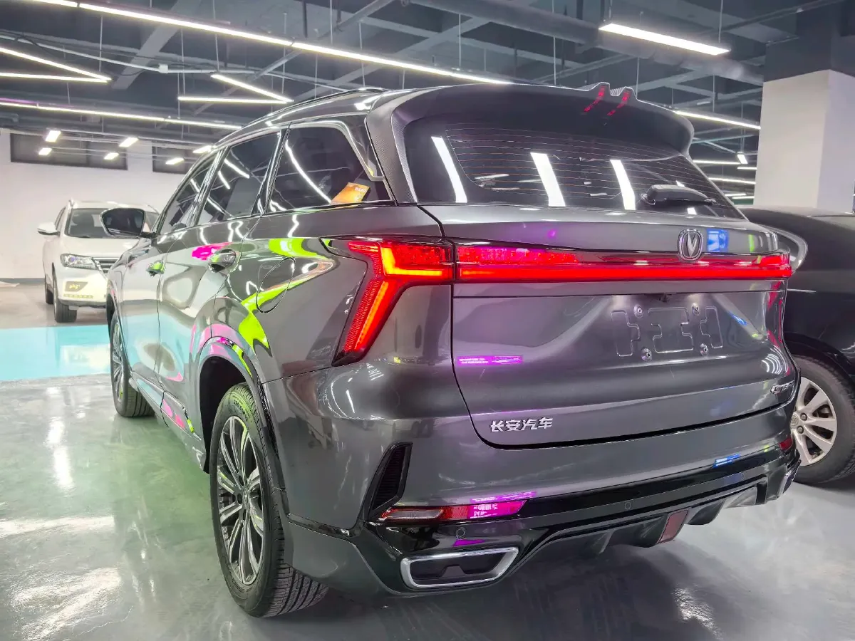 2023 ChangAn CS75 Plus 1.5T 188HP L4 8AT,autocango,china used car exporter,china ev exporter,chinese used car exporter,chinese used ev exporter