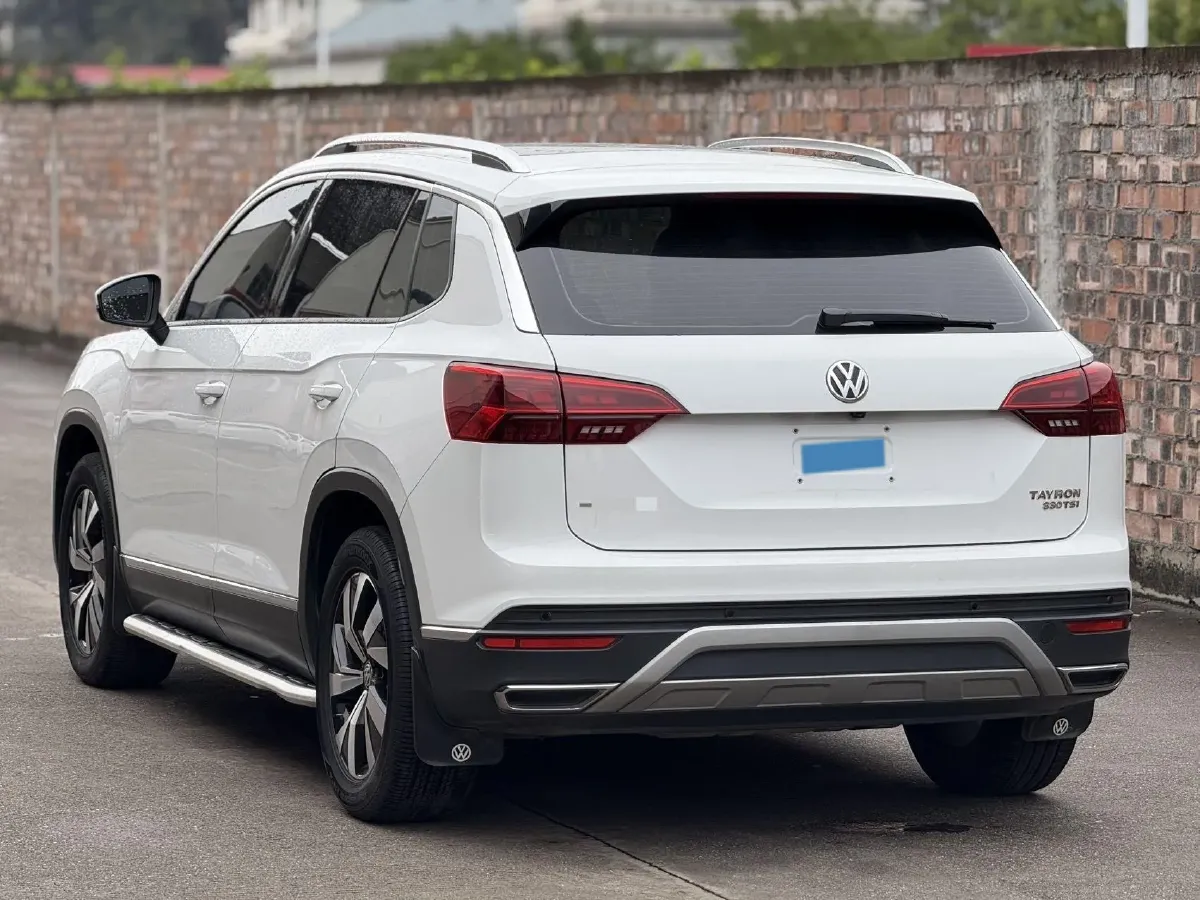 2019 Jeep Cherokee 2.0T 234HP L4 9AT,autocango,china used car exporter,china ev exporter,chinese used car exporter,chinese used ev exporter