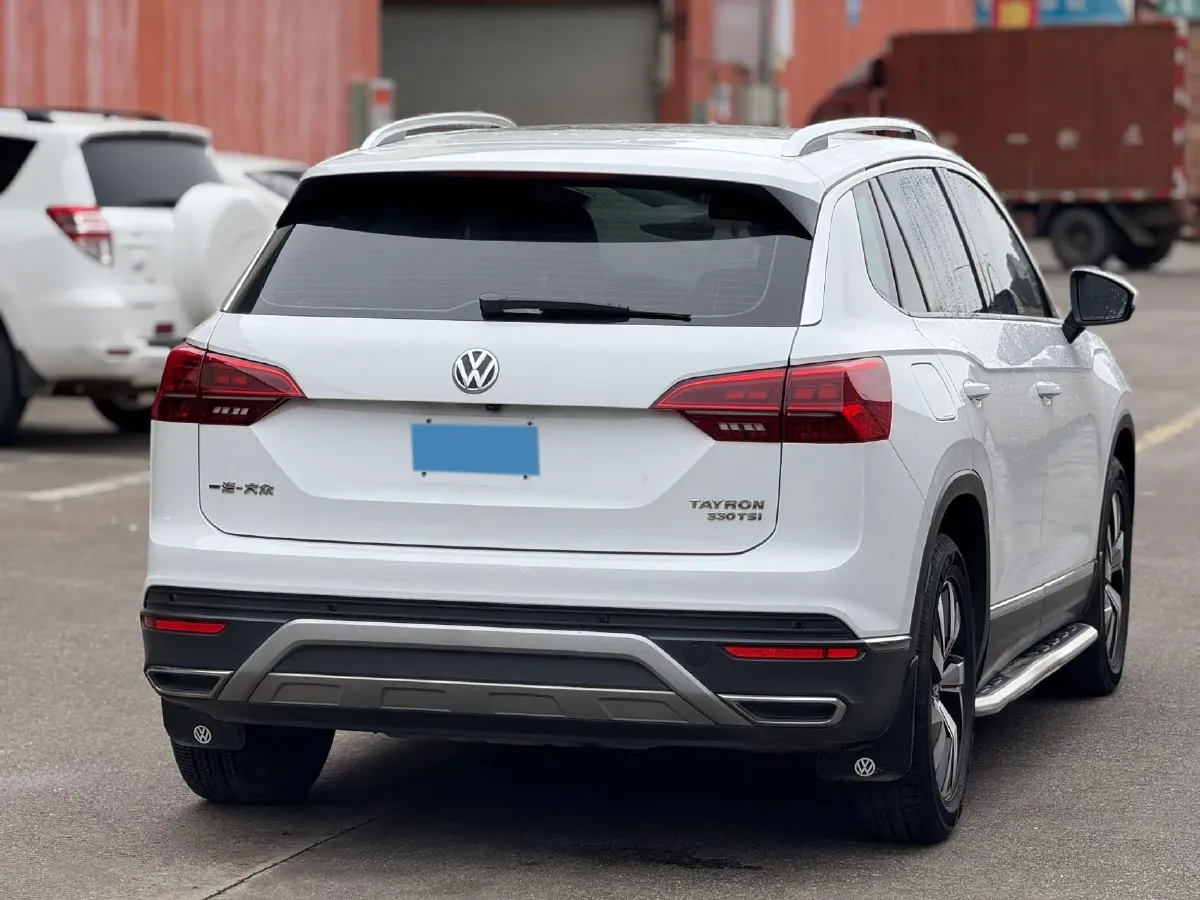 2019 Jeep Cherokee 2.0T 234HP L4 9AT,autocango,china used car exporter,china ev exporter,chinese used car exporter,chinese used ev exporter