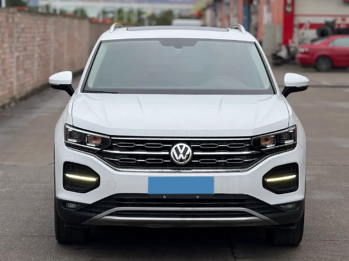 2019 Jeep Cherokee 2.0T 234HP L4 9AT,autocango,china used car exporter,china ev exporter,chinese used car exporter,chinese used ev exporter