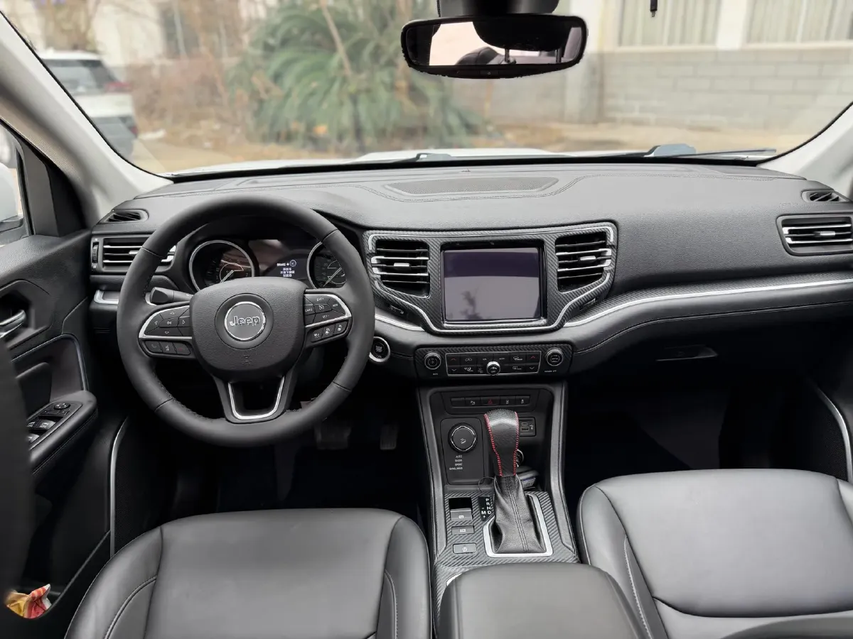 2018 Jeep Grand Commander 2.0T 265HP L4 9AT,autocango,china used car exporter,china ev exporter,chinese used car exporter,chinese used ev exporter