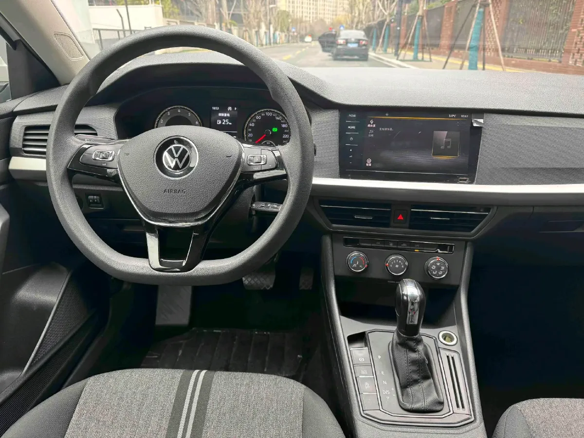 2021 Volkswagen Lavida 1.5L 113HP L4 6AT,autocango,china used car exporter,china ev exporter,chinese used car exporter,chinese used ev exporter
