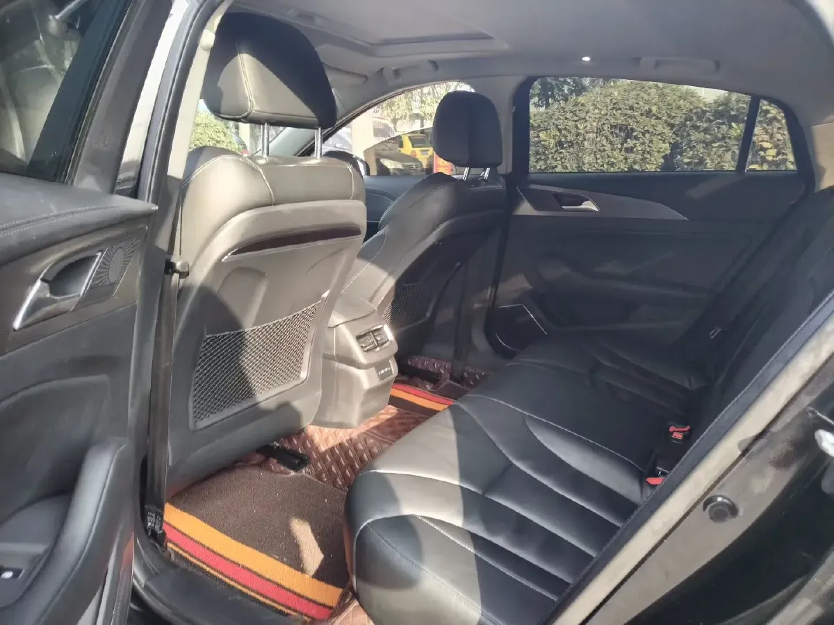 2022 HongQi H5 1.5T 169HP L4 7DCT,autocango,china used car exporter,china ev exporter,chinese used car exporter,chinese used ev exporter