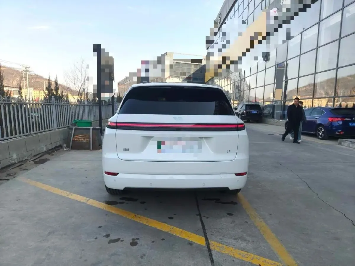 2025 Li L7 Range Extended 154HP REEV,autocango,china used car exporter,china ev exporter,chinese used car exporter,chinese used ev exporter