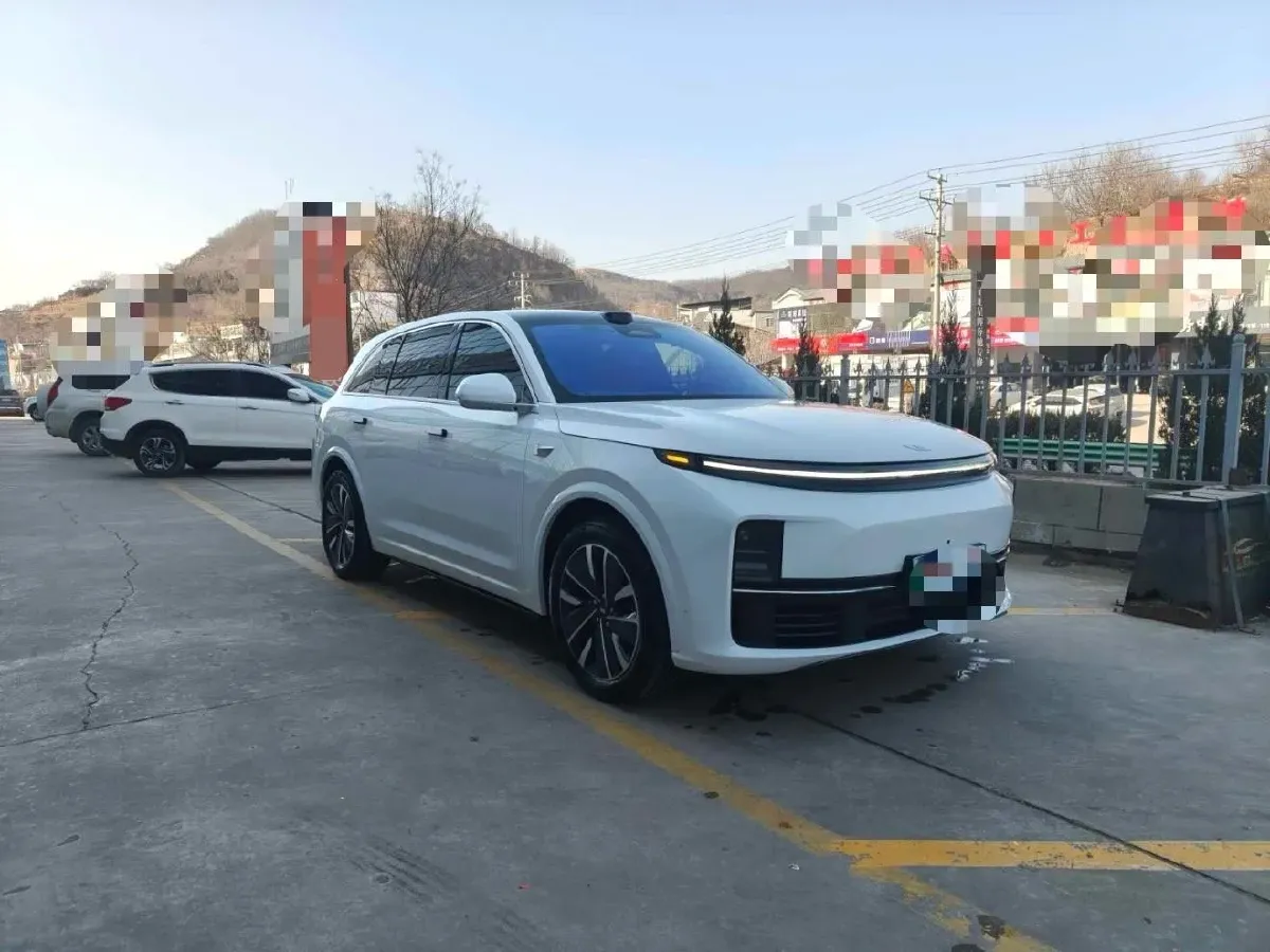 2025 Li L7 Range Extended 154HP REEV,autocango,china used car exporter,china ev exporter,chinese used car exporter,chinese used ev exporter