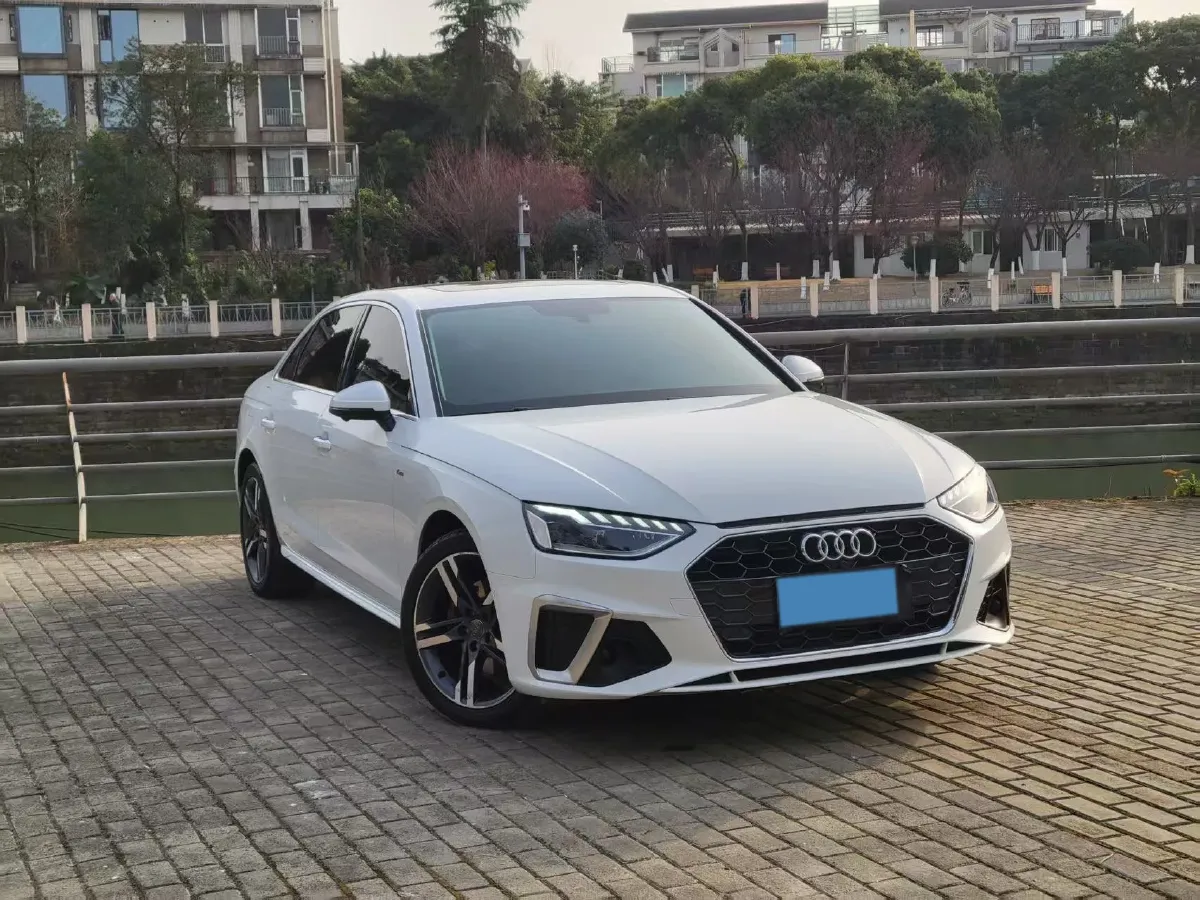 2020 Audi A4L 2.0T 190HP L4 7DCT,autocango,china used car exporter,china ev exporter,chinese used car exporter,chinese used ev exporter