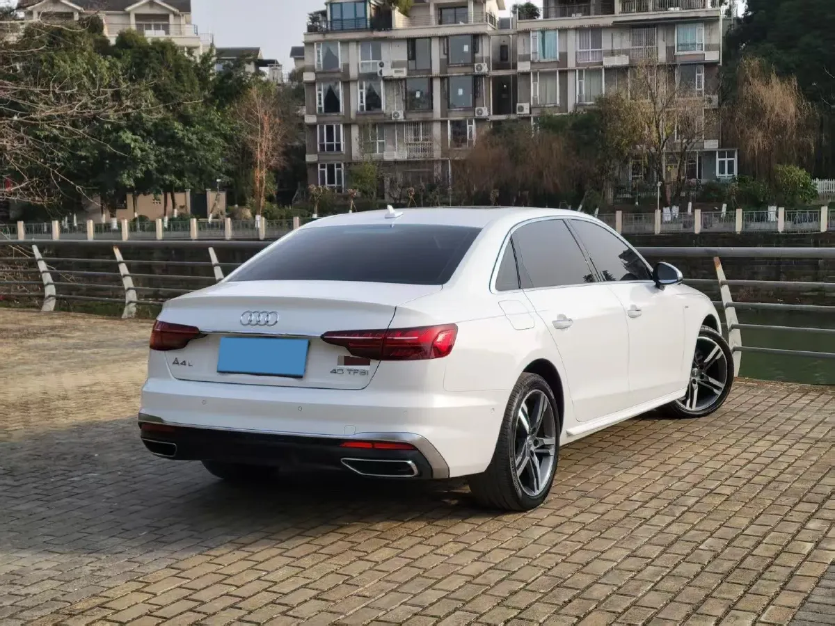 2020 Audi A4L 2.0T 190HP L4 7DCT,autocango,china used car exporter,china ev exporter,chinese used car exporter,chinese used ev exporter