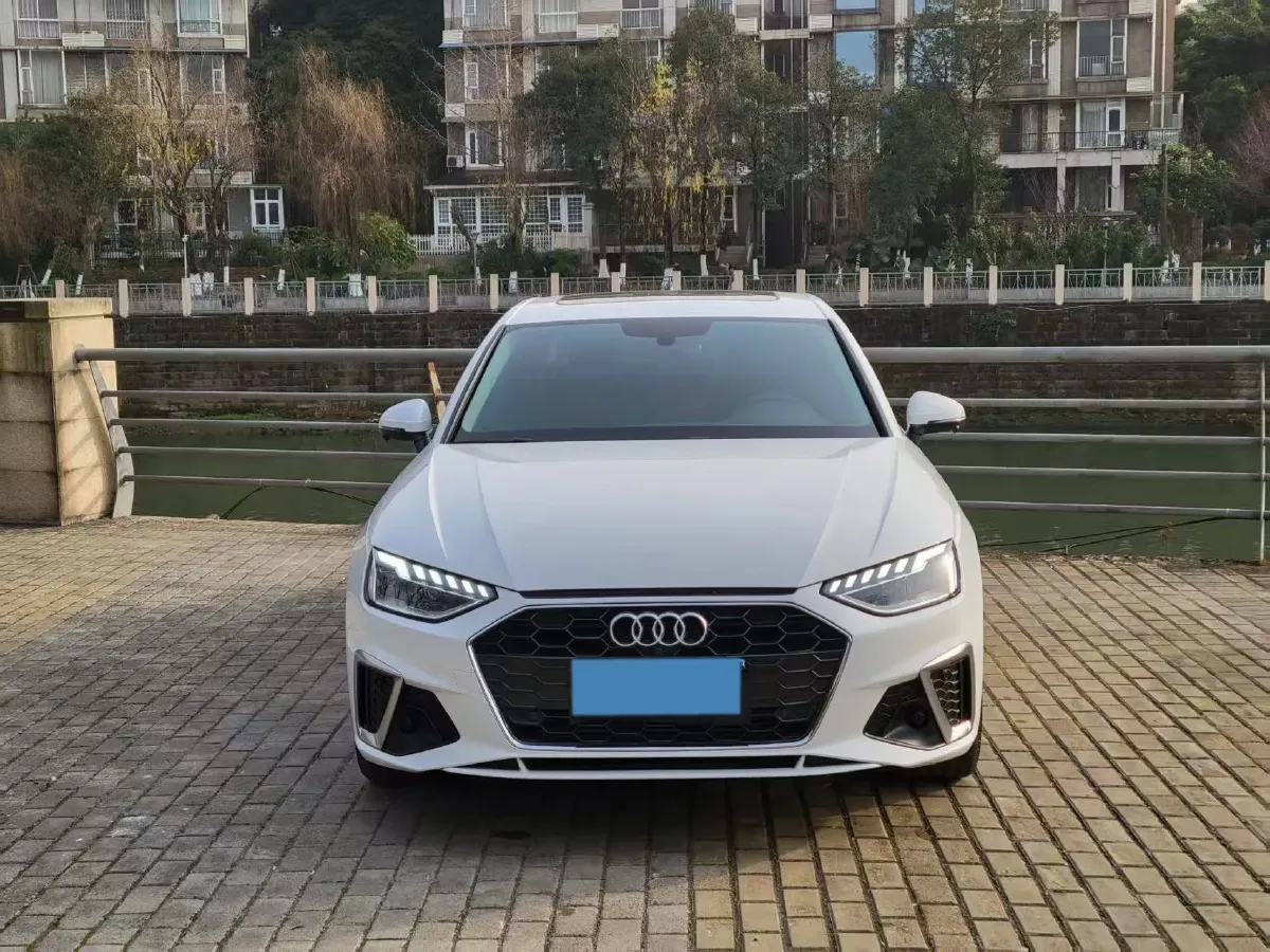 2020 Audi A4L 2.0T 190HP L4 7DCT,autocango,china used car exporter,china ev exporter,chinese used car exporter,chinese used ev exporter