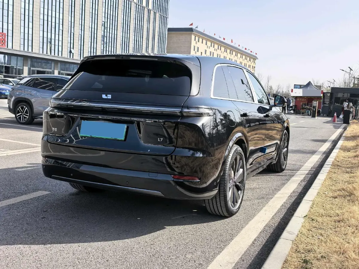 2025 Li L7 Range Extended 154HP REEV,autocango,china used car exporter,china ev exporter,chinese used car exporter,chinese used ev exporter