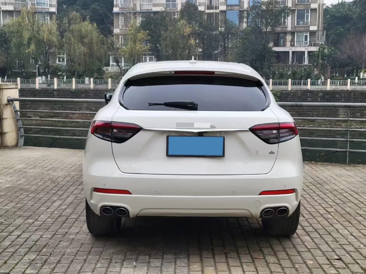 2022 Maserati Levante 2.0T 330HP L4 8AT,autocango,china used car exporter,china ev exporter,chinese used car exporter,chinese used ev exporter
