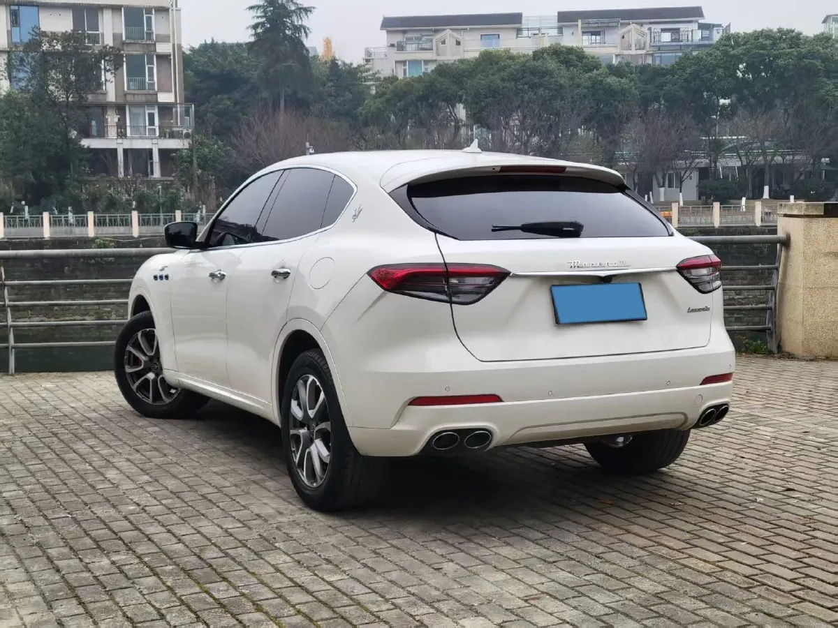 2022 Maserati Levante 2.0T 330HP L4 8AT,autocango,china used car exporter,china ev exporter,chinese used car exporter,chinese used ev exporter