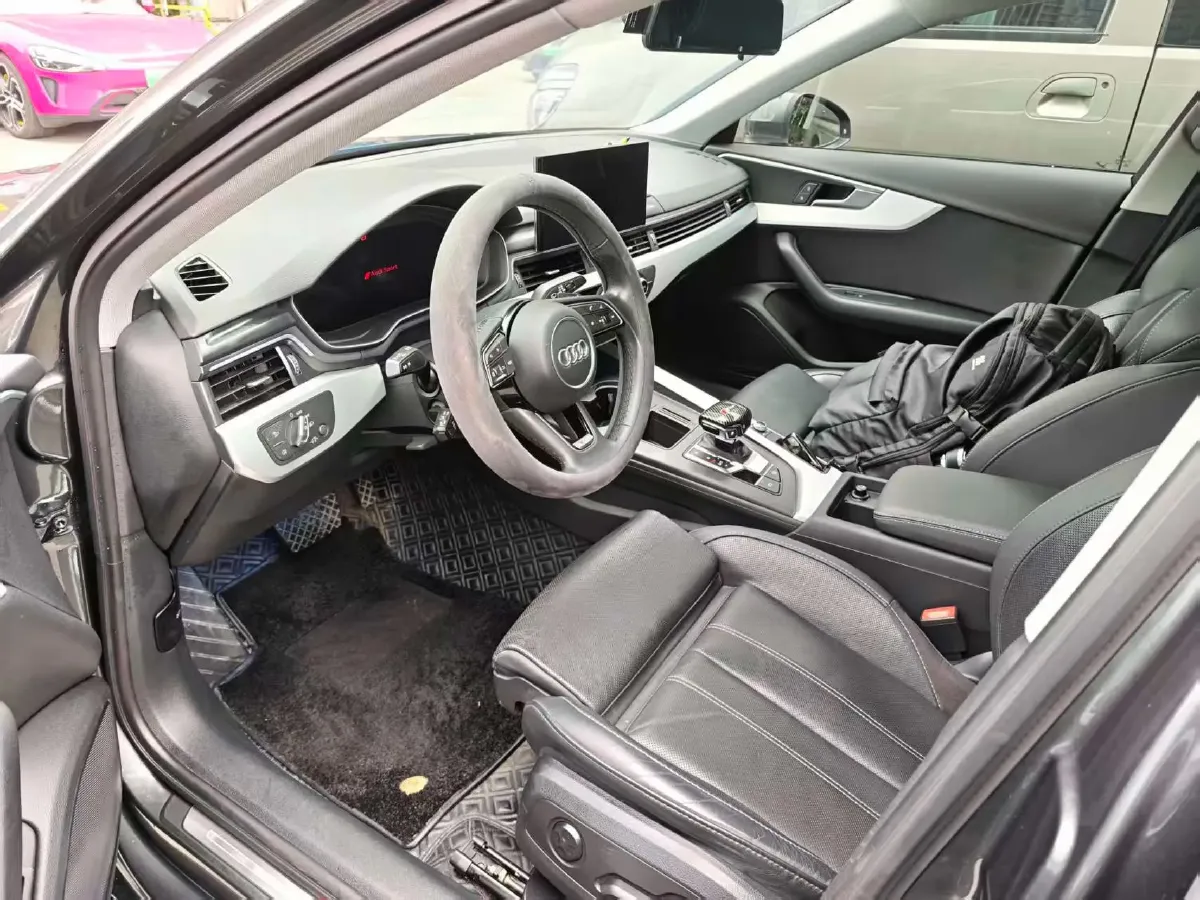 2022 Audi A4L 2.0T 190HP L4 7DCT,autocango,china used car exporter,china ev exporter,chinese used car exporter,chinese used ev exporter
