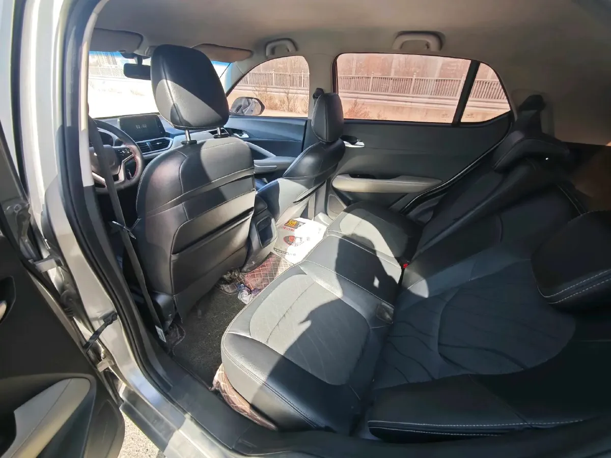 2017 BaoJun 310W 1.5L 105HP L4 6MT,autocango,china used car exporter,china ev exporter,chinese used car exporter,chinese used ev exporter