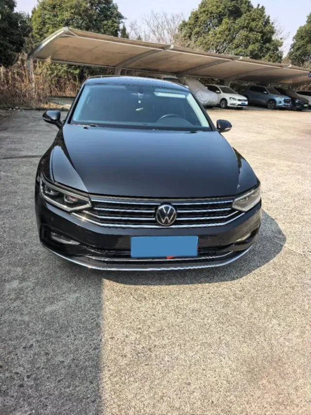 2020 Volkswagen Magotan 2.0T 186HP L4 7DCT,autocango,china used car exporter,china ev exporter,chinese used car exporter,chinese used ev exporter
