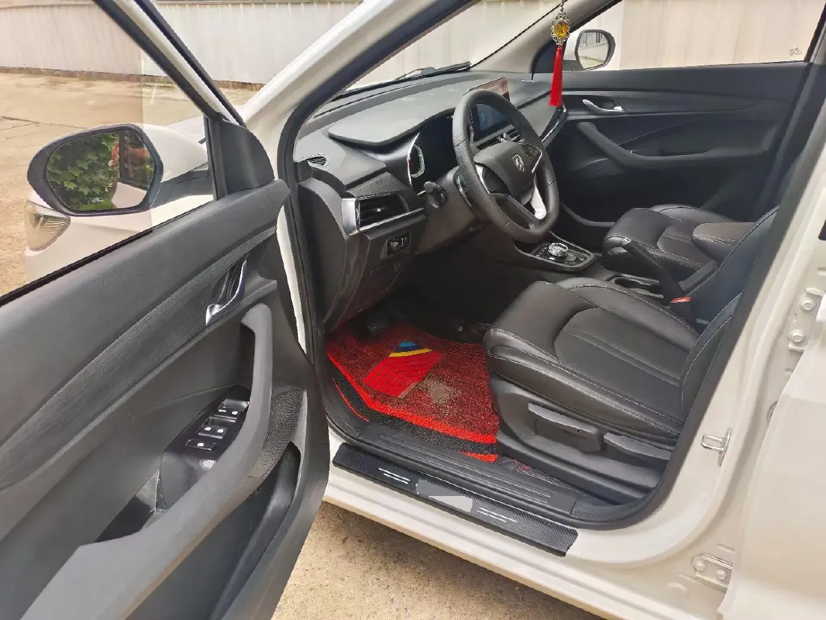 2018 BaoJun 360 1.5L 112HP L4 6MT,autocango,china used car exporter,china ev exporter,chinese used car exporter,chinese used ev exporter