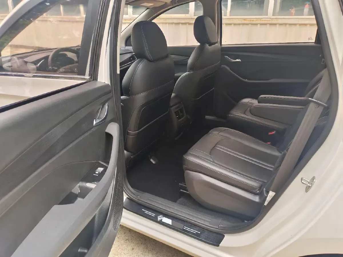 2018 BaoJun 360 1.5L 112HP L4 6MT,autocango,china used car exporter,china ev exporter,chinese used car exporter,chinese used ev exporter