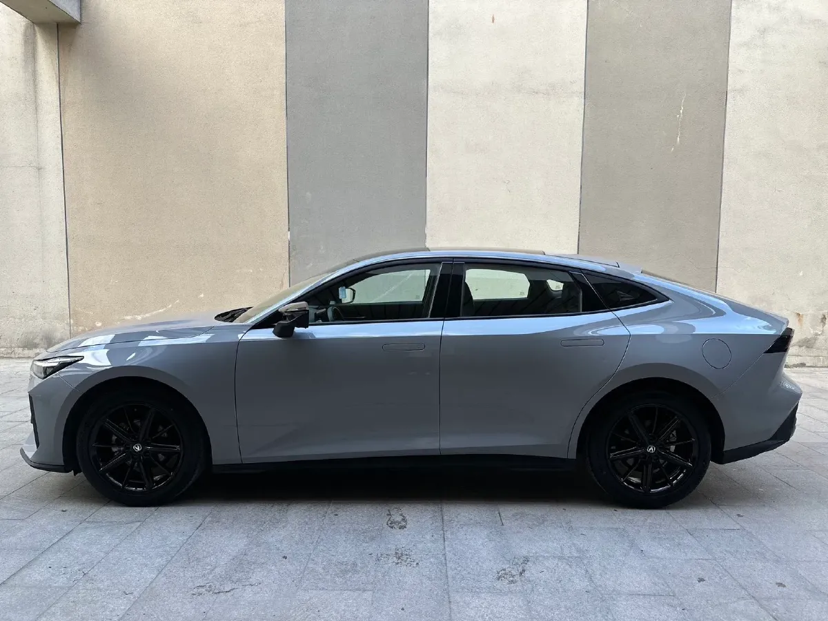 2023 ChangAn UNI-V 1.5T 188HP L4 7DCT,autocango,china used car exporter,china ev exporter,chinese used car exporter,chinese used ev exporter