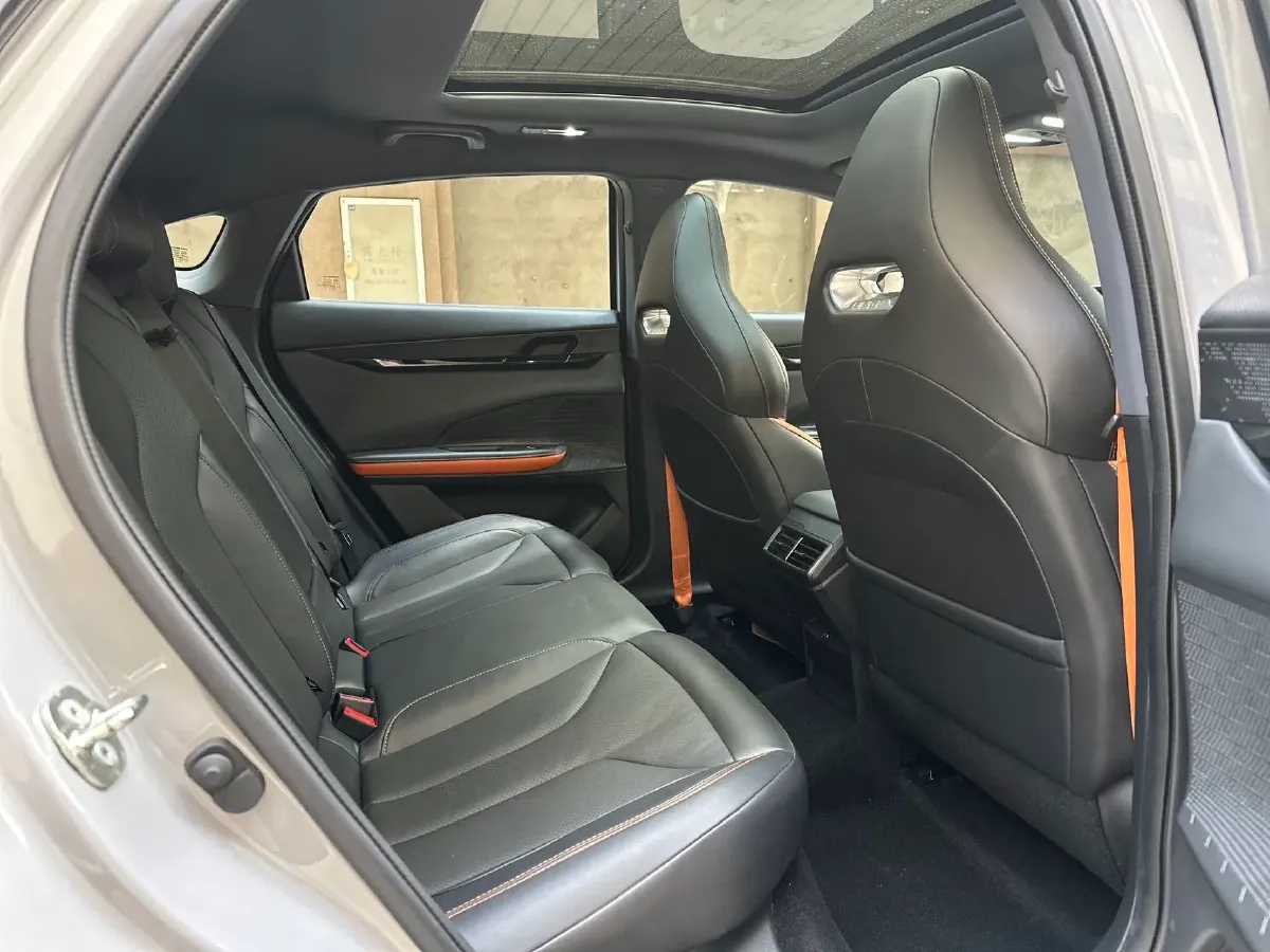 2023 ChangAn UNI-V 1.5T 188HP L4 7DCT,autocango,china used car exporter,china ev exporter,chinese used car exporter,chinese used ev exporter