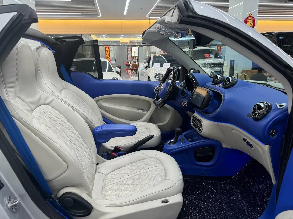 2016 Smart smart fortwo 0.9T 90HP L3 6DCT,autocango,china used car exporter,china ev exporter,chinese used car exporter,chinese used ev exporter