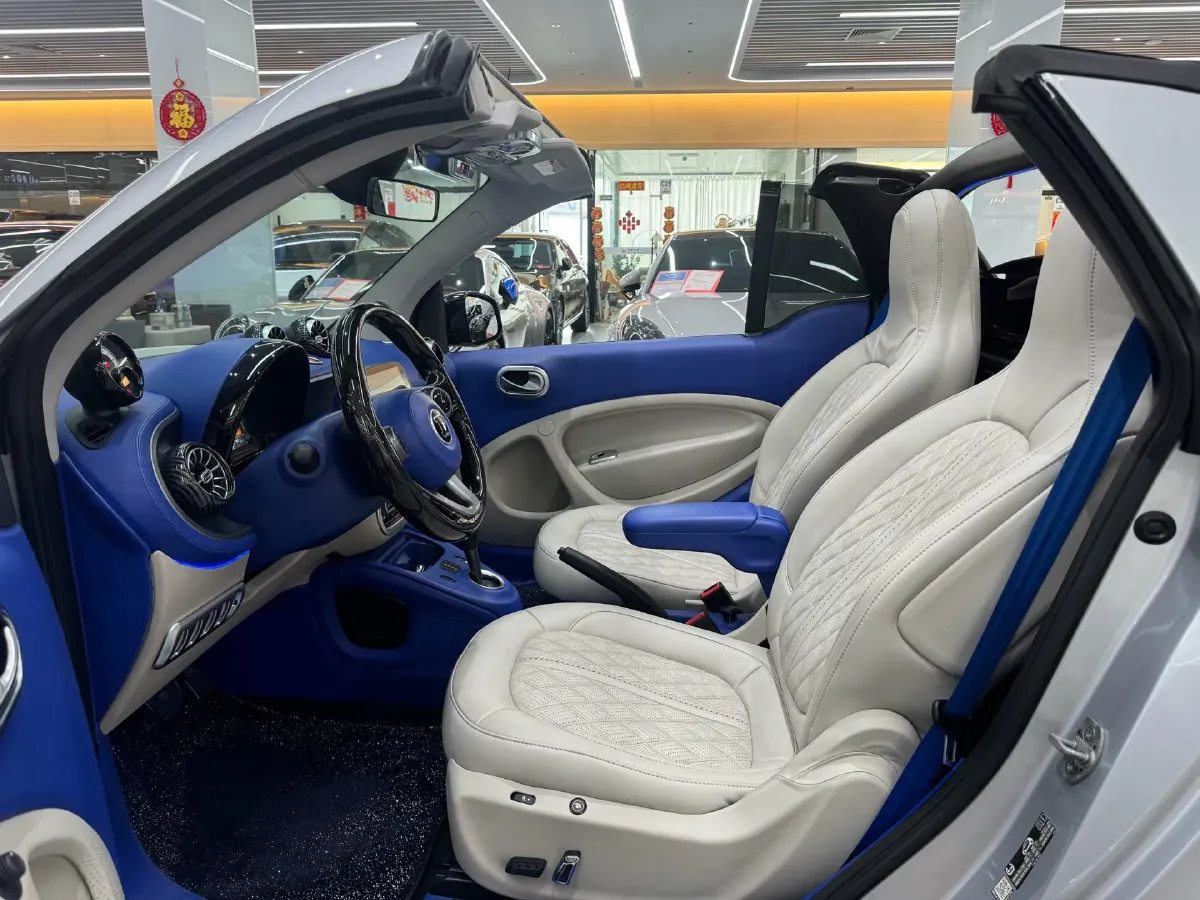 2016 Smart smart fortwo 0.9T 90HP L3 6DCT,autocango,china used car exporter,china ev exporter,chinese used car exporter,chinese used ev exporter