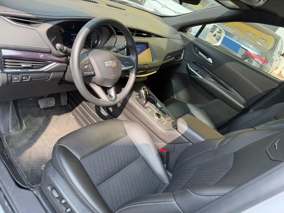 2021 Cadillac XT4 2.0T 237HP L4 9AT,autocango,china used car exporter,china ev exporter,chinese used car exporter,chinese used ev exporter
