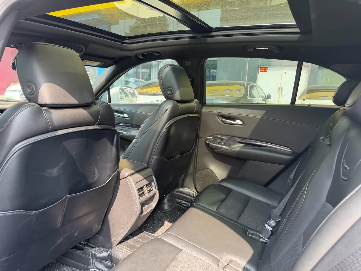 2021 Cadillac XT4 2.0T 237HP L4 9AT,autocango,china used car exporter,china ev exporter,chinese used car exporter,chinese used ev exporter