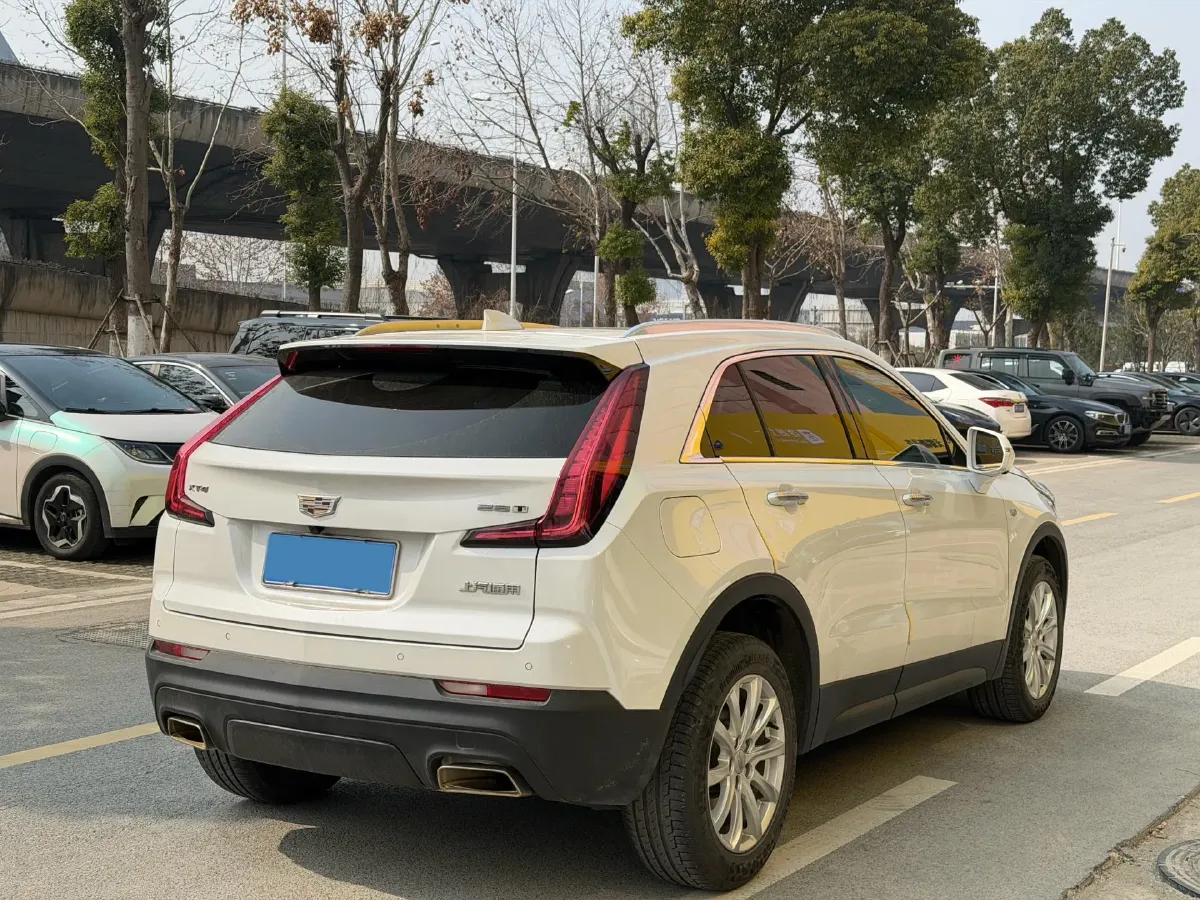 2021 Cadillac XT4 2.0T 237HP L4 9AT,autocango,china used car exporter,china ev exporter,chinese used car exporter,chinese used ev exporter