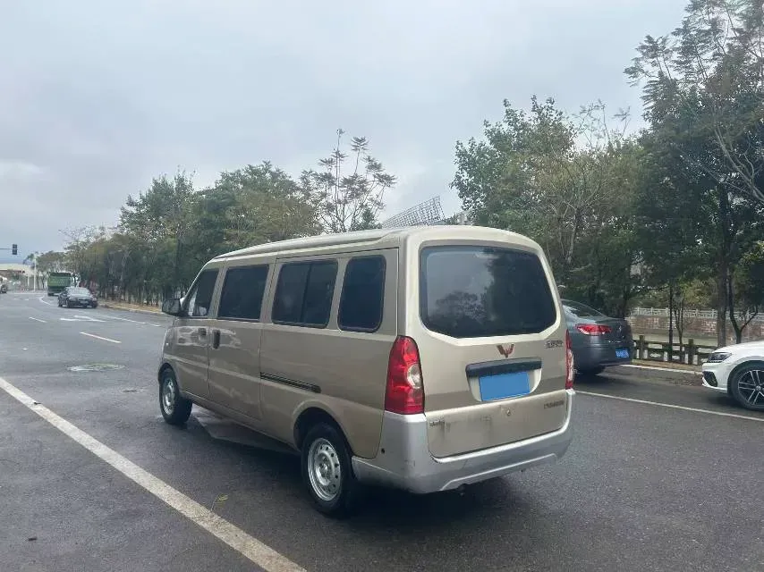 2017 WuLing RongGuang 1.5L 107HP L4 5MT,autocango,china used car exporter,china ev exporter,chinese used car exporter,chinese used ev exporter