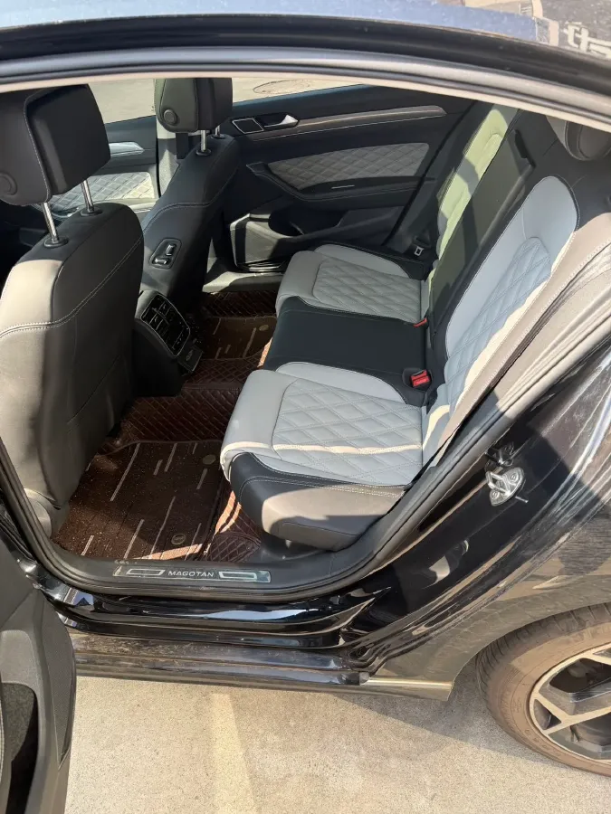 2023 Volkswagen Magotan 2.0T 186HP L4 7DCT,autocango,china used car exporter,china ev exporter,chinese used car exporter,chinese used ev exporter