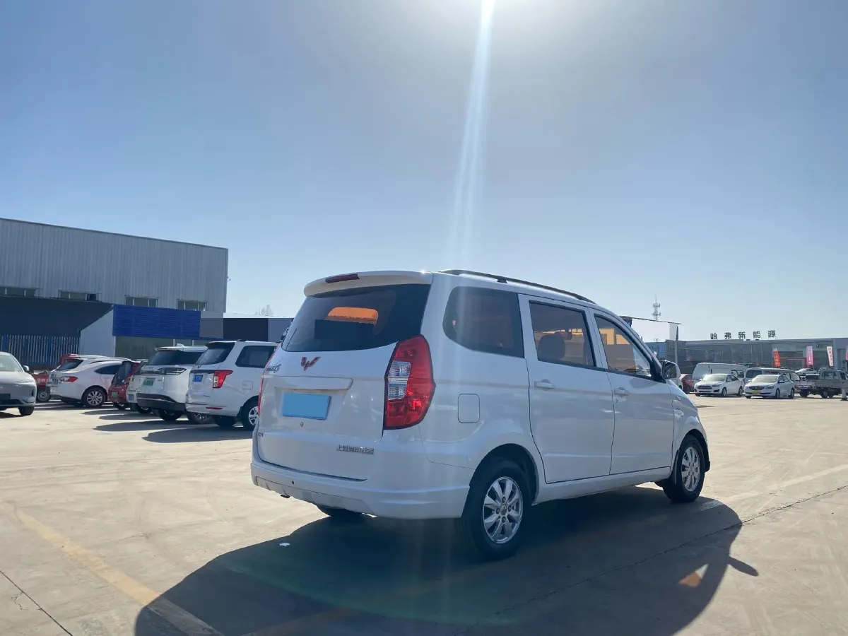 2016 WuLing HongGuang 1.5L 112HP L4 5MT,autocango,china used car exporter,china ev exporter,chinese used car exporter,chinese used ev exporter