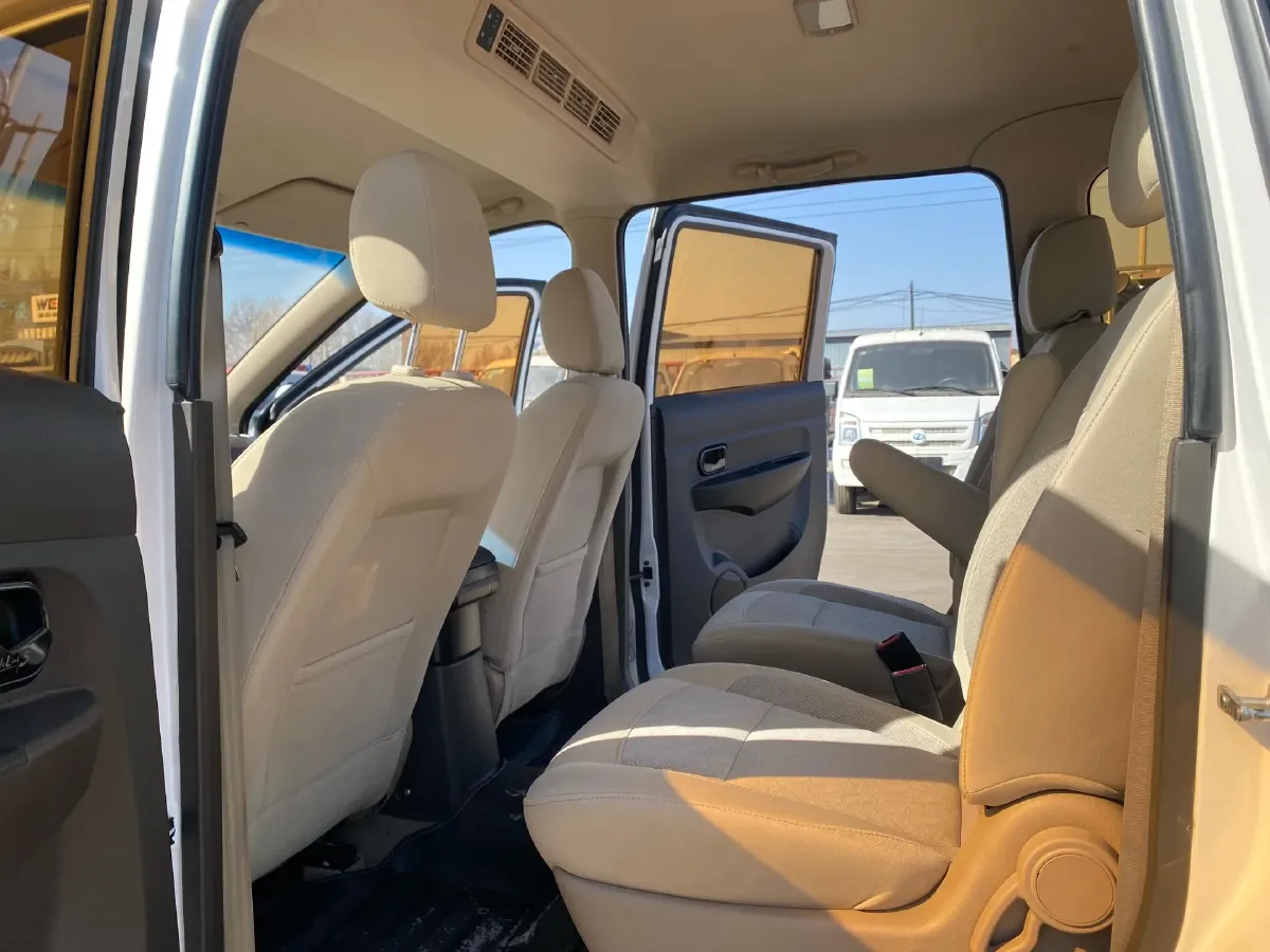 2016 WuLing HongGuang 1.5L 112HP L4 5MT,autocango,china used car exporter,china ev exporter,chinese used car exporter,chinese used ev exporter