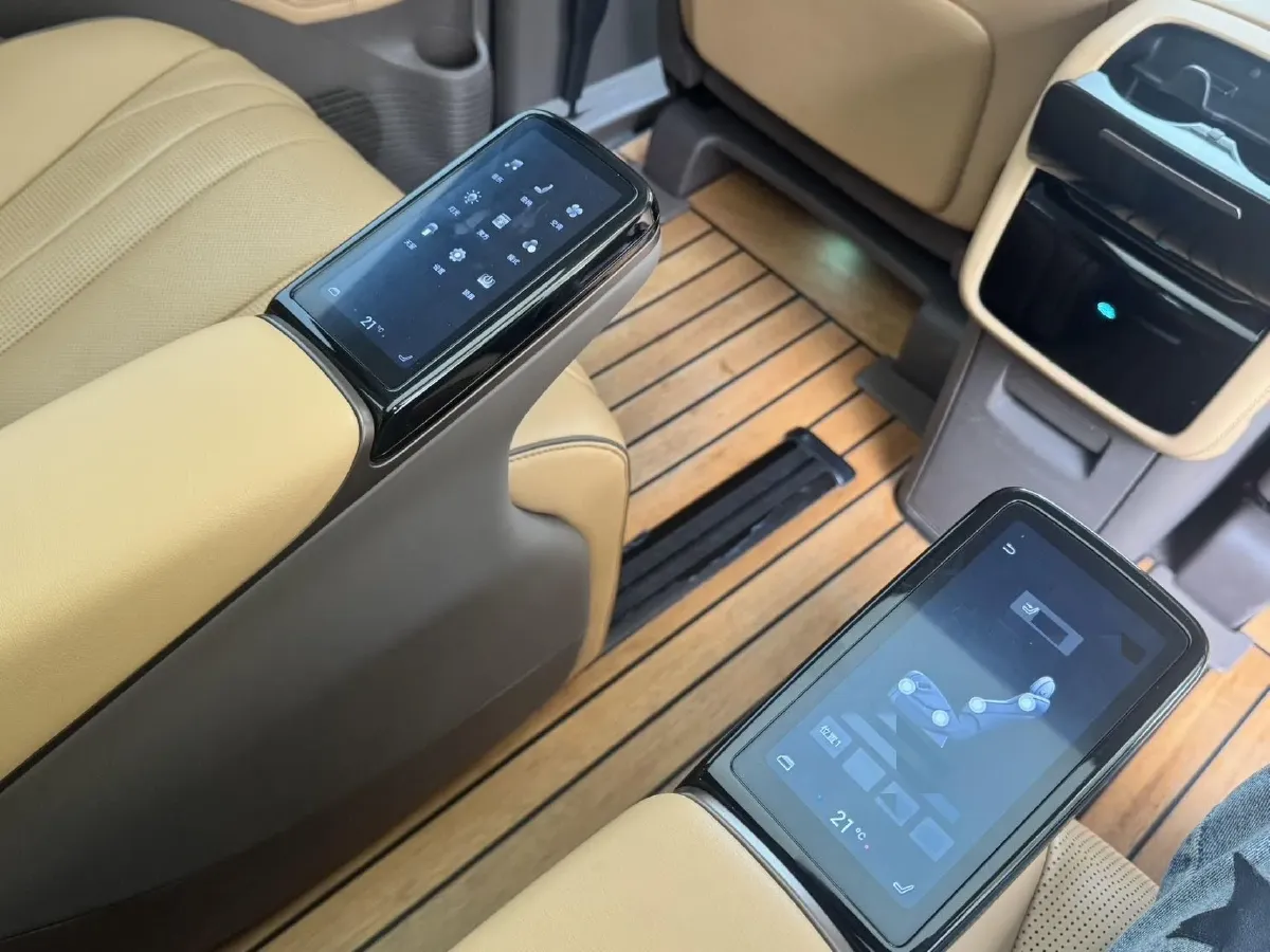 2022 HongQi HS7 3.0T 337HP V6 8AT,autocango,china used car exporter,china ev exporter,chinese used car exporter,chinese used ev exporter