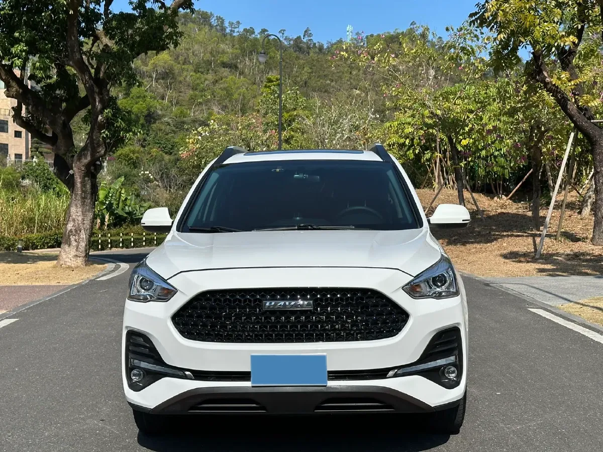 2019 Haval M6 1.5T 150HP L4 7DCT,autocango,china used car exporter,china ev exporter,chinese used car exporter,chinese used ev exporter