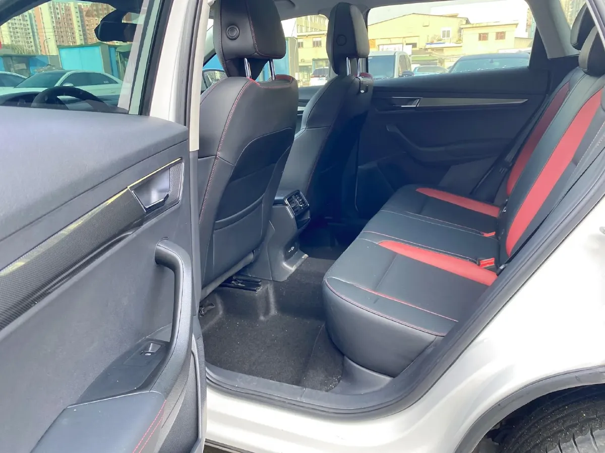 2022 Skoda Karoq 1.4T 150HP L4 7DCT,autocango,china used car exporter,china ev exporter,chinese used car exporter,chinese used ev exporter