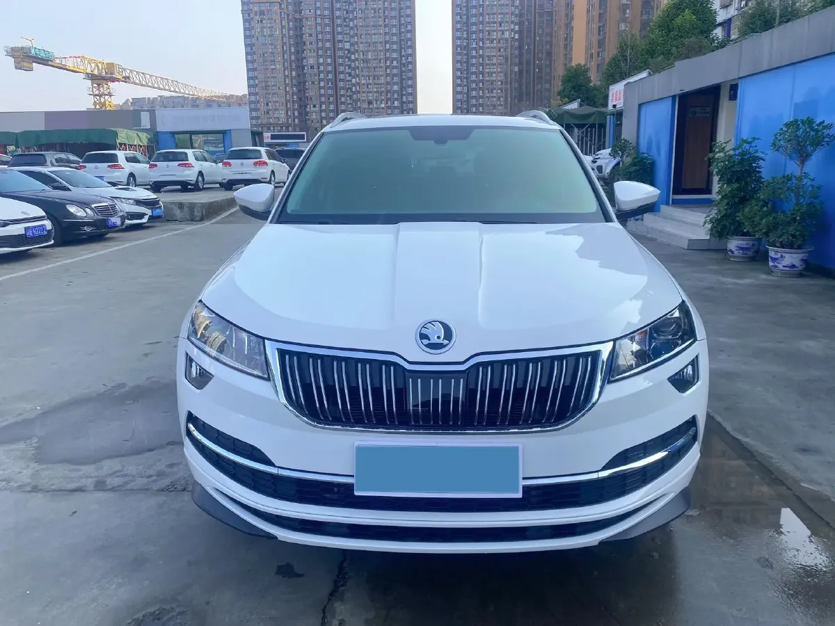 2022 Skoda Karoq 1.4T 150HP L4 7DCT,autocango,china used car exporter,china ev exporter,chinese used car exporter,chinese used ev exporter