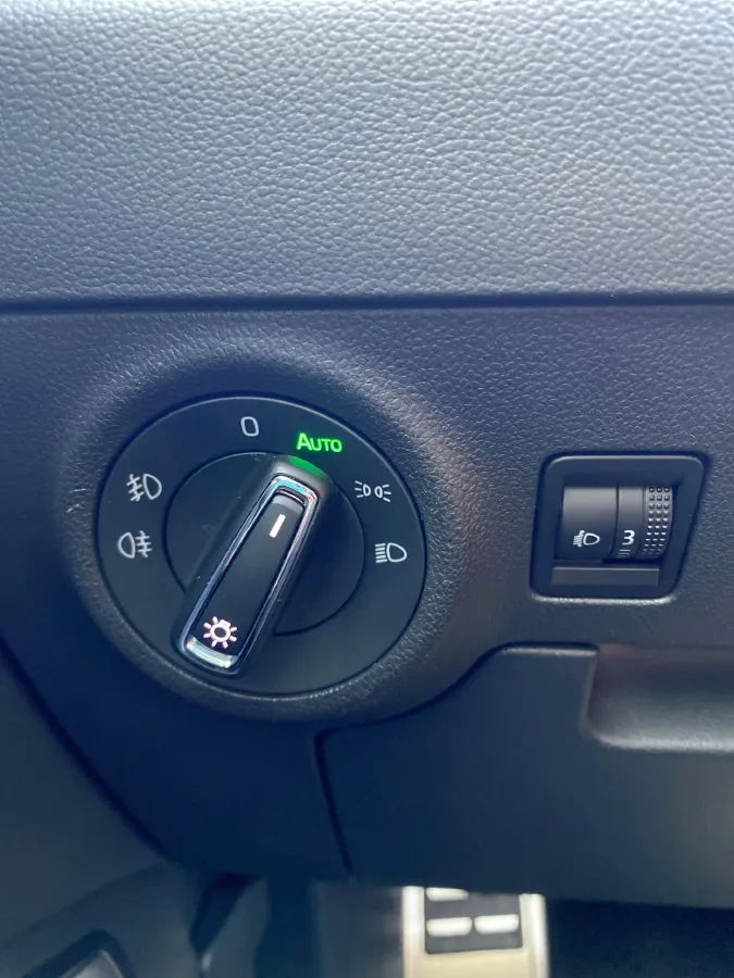 2022 Skoda Karoq 1.4T 150HP L4 7DCT,autocango,china used car exporter,china ev exporter,chinese used car exporter,chinese used ev exporter