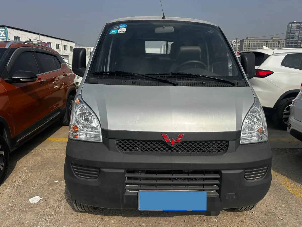 2019 WuLing RongGuang Mini Truck 1.2L 82HP L4 5MT,autocango,china used car exporter,china ev exporter,chinese used car exporter,chinese used ev exporter