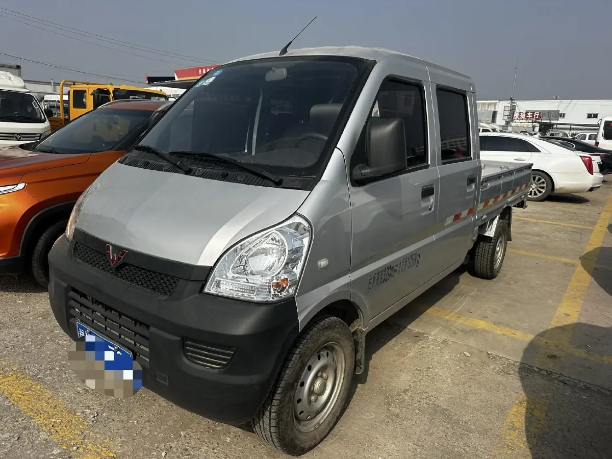 2019 WuLing RongGuang Mini Truck 1.2L 82HP L4 5MT,autocango,china used car exporter,china ev exporter,chinese used car exporter,chinese used ev exporter