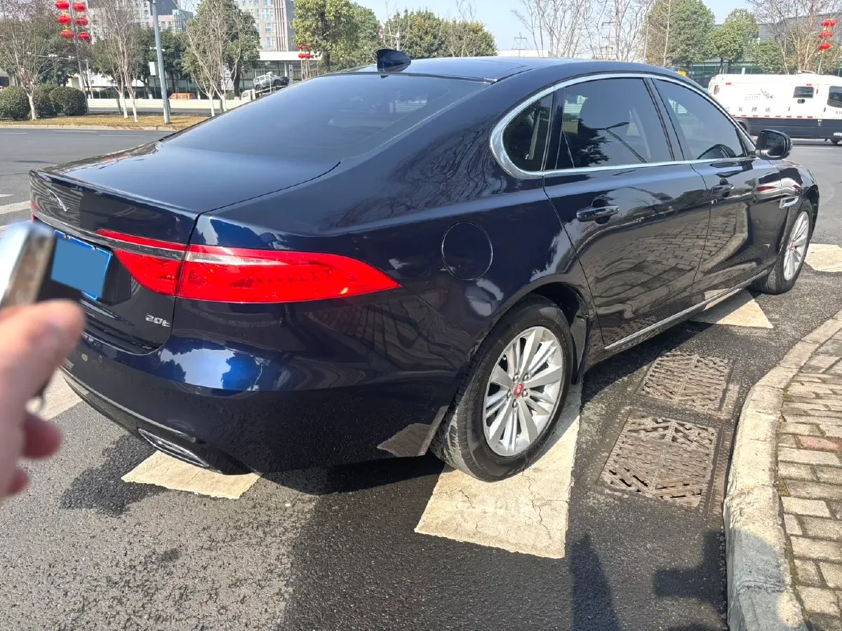 2020 Jaguar XFL 2.0T 200HP L4 8AT,autocango,china used car exporter,china ev exporter,chinese used car exporter,chinese used ev exporter
