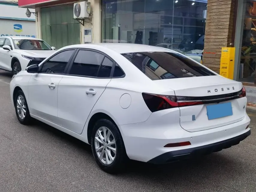 2023 Roewe i5 1.5L 129HP L4 5MT,autocango,china used car exporter,china ev exporter,chinese used car exporter,chinese used ev exporter