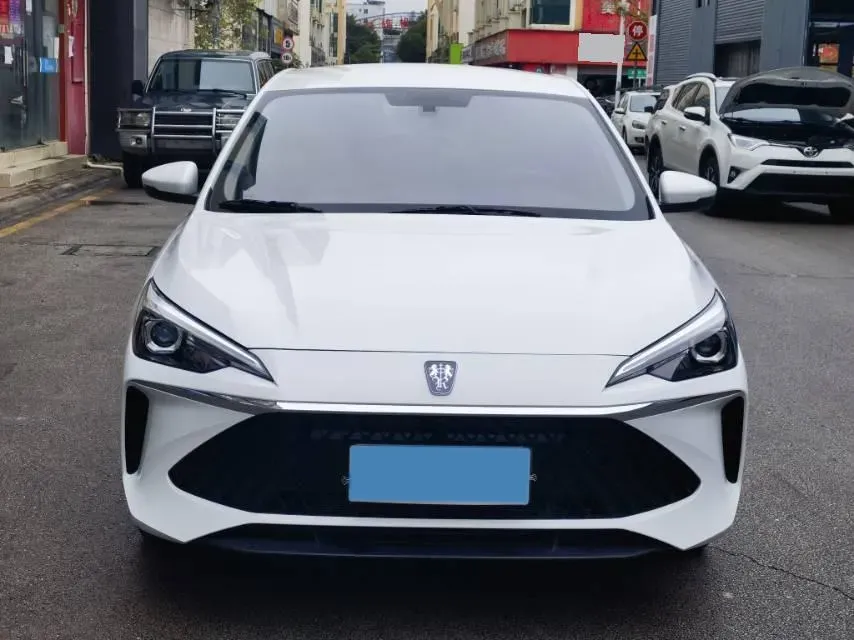 2023 Roewe i5 1.5L 129HP L4 5MT,autocango,china used car exporter,china ev exporter,chinese used car exporter,chinese used ev exporter