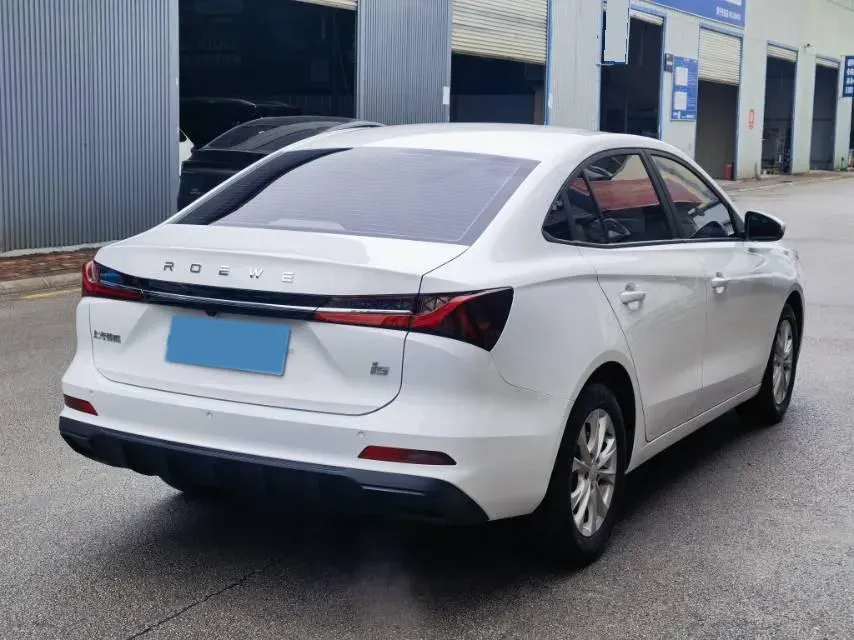 2023 Roewe i5 1.5L 129HP L4 5MT,autocango,china used car exporter,china ev exporter,chinese used car exporter,chinese used ev exporter