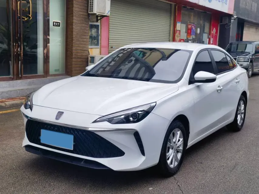 2023 Roewe i5 1.5L 129HP L4 5MT,autocango,china used car exporter,china ev exporter,chinese used car exporter,chinese used ev exporter