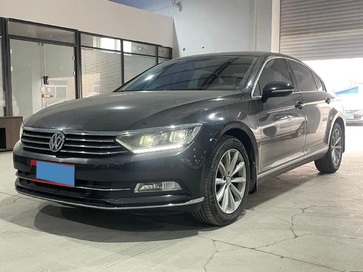 2020 Volkswagen Magotan 2.0T 186HP L4 7DCT,autocango,china used car exporter,china ev exporter,chinese used car exporter,chinese used ev exporter