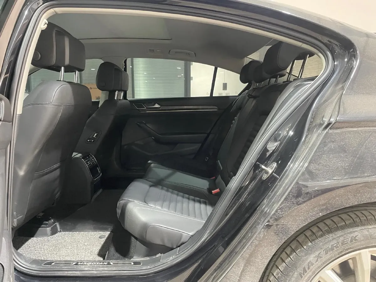 2020 Volkswagen Magotan 2.0T 186HP L4 7DCT,autocango,china used car exporter,china ev exporter,chinese used car exporter,chinese used ev exporter