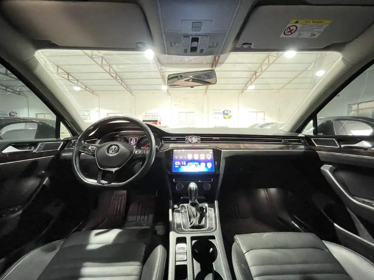 2020 Volkswagen Magotan 2.0T 186HP L4 7DCT,autocango,china used car exporter,china ev exporter,chinese used car exporter,chinese used ev exporter