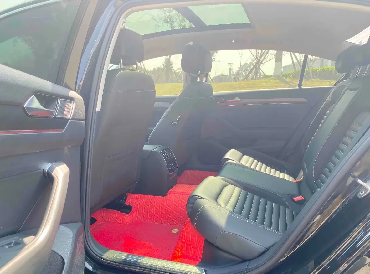 2020 Volkswagen Magotan 2.0T 186HP L4 7DCT,autocango,china used car exporter,china ev exporter,chinese used car exporter,chinese used ev exporter
