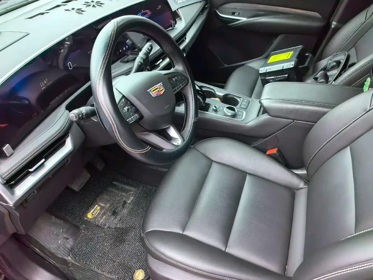 2024 Cadillac XT4 2.0T 237HP L4 9AT,autocango,china used car exporter,china ev exporter,chinese used car exporter,chinese used ev exporter