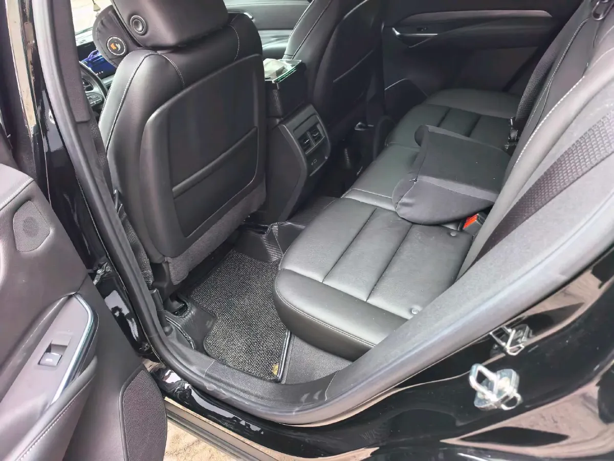 2024 Cadillac XT4 2.0T 237HP L4 9AT,autocango,china used car exporter,china ev exporter,chinese used car exporter,chinese used ev exporter